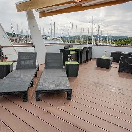 Matorin Floatinghouses Apartment